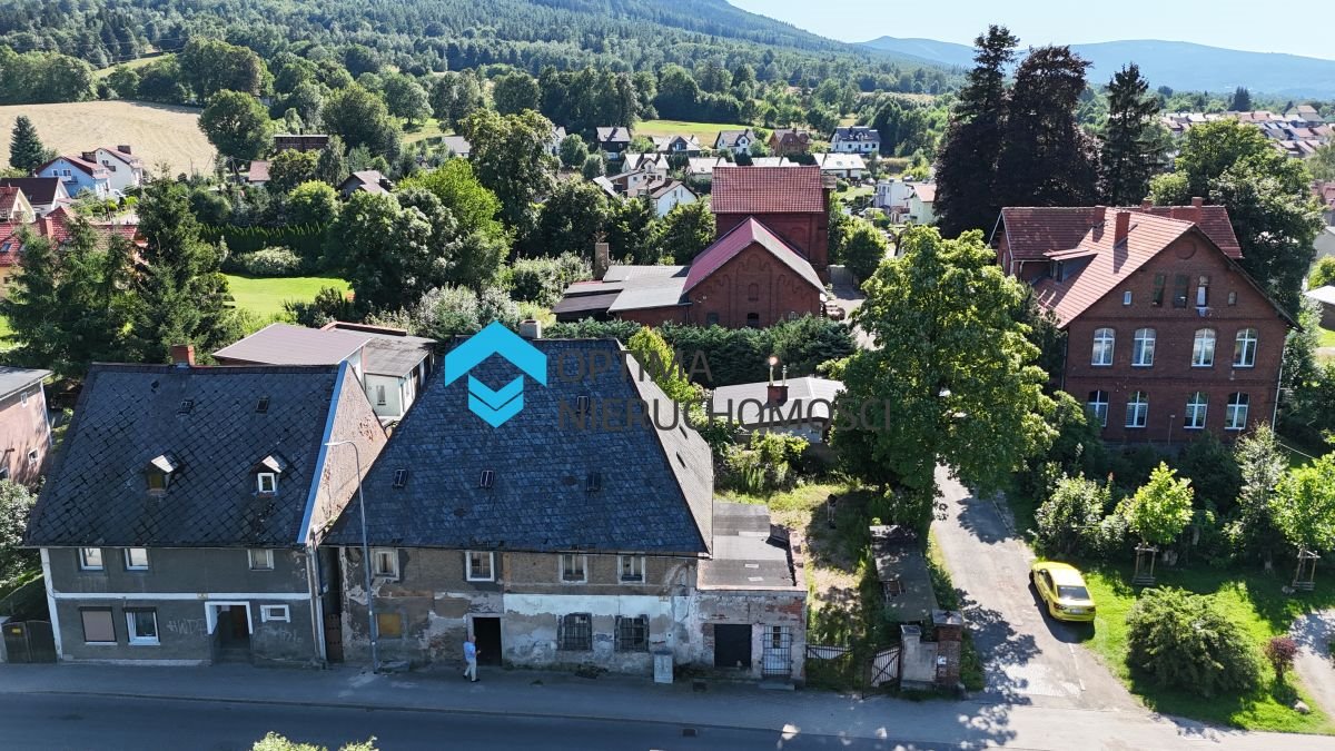 Do sprzedania dom z potencjałem inwestycyjnym 211 m² w Kowarach: Kowary
