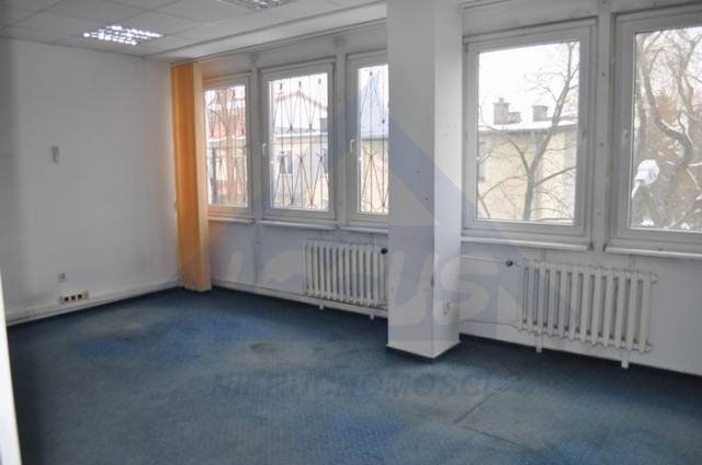 Nowoczesny biurowiec w Włochach, 52 m2, klimatyzacja Warszawa, Włochy  52m2 Foto 1