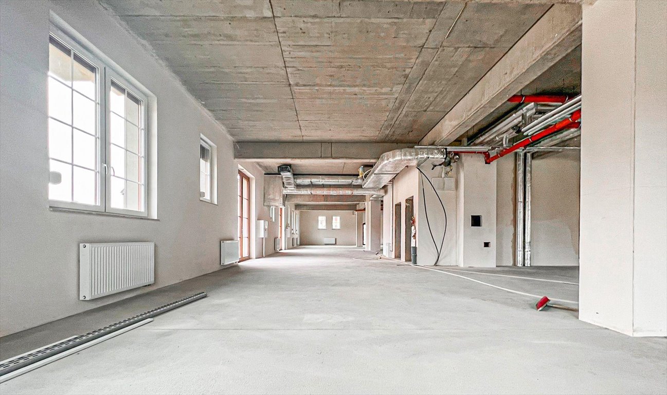 Nowoczesny lokal 435 m2 z 4 wejściami, witryną i parkingiem Kobierzyce, Dębowa  435m2 Foto 1