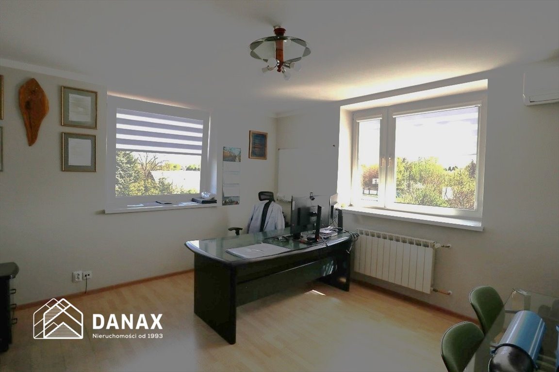 Na wynajem biurowiec 306 m² z magazynem, parkingiem i klimą Wieliczka, Lekarka, Wygoda  306m2 Foto 1
