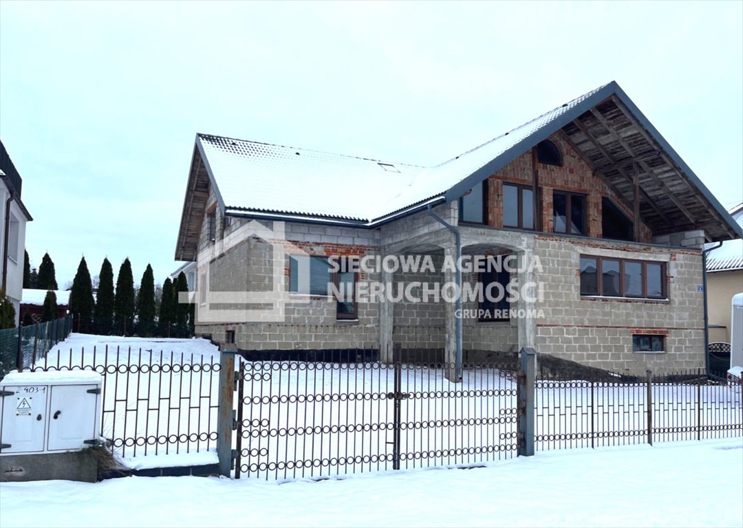 Dom z 3 kondygnacjami i 293 m2 w Staniszewie Staniszewo  293m2 Foto 1