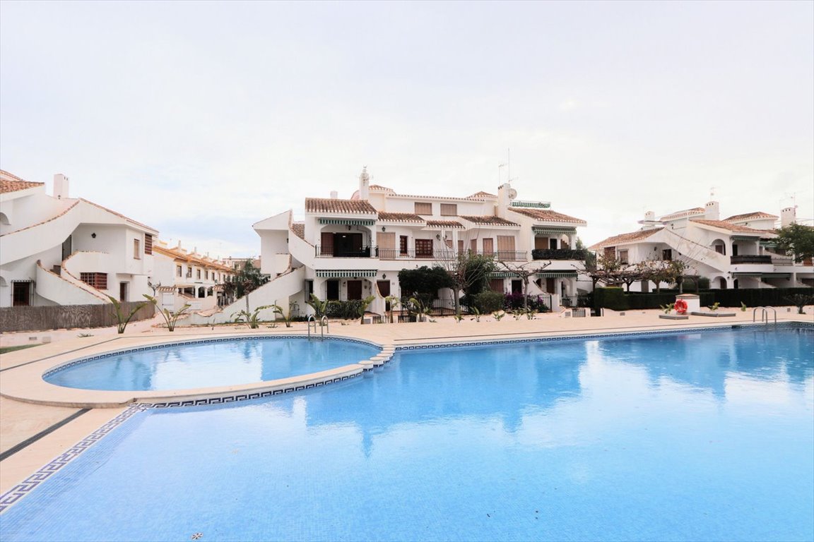 Penthouse z basenem i tarasem, 500 m od plaży Hiszpania, Torre de la Horadada, Costa Blanca  70m2 Foto 1