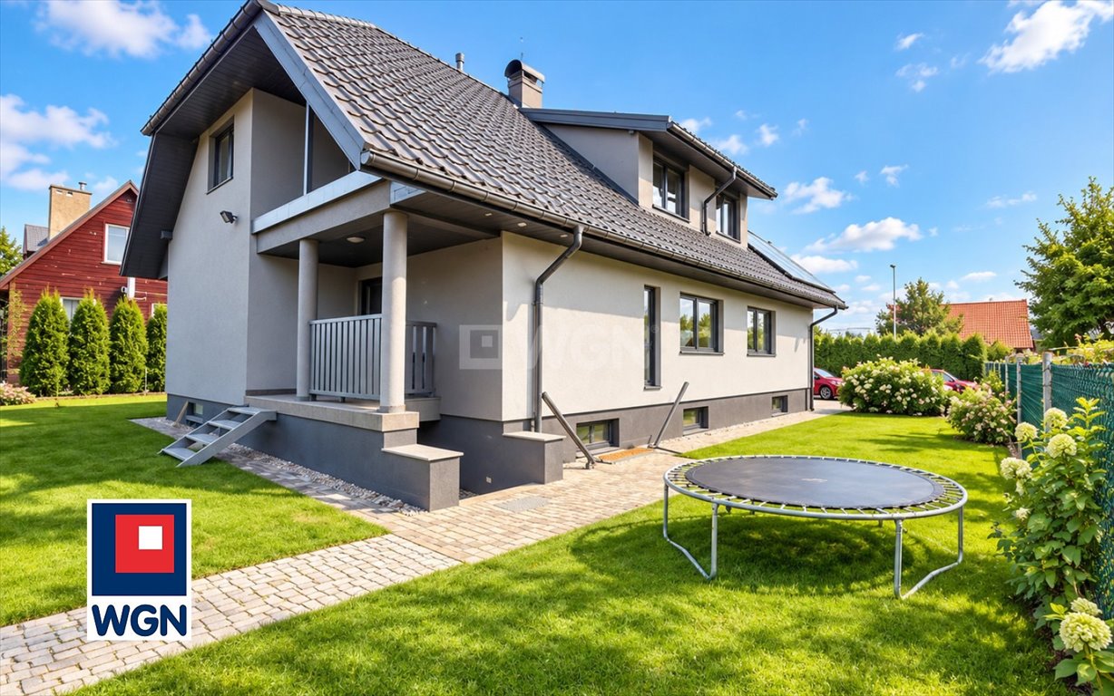 Na sprzedaż przestronny dom 274 m² z sauną i garażem: Bartosze Bartosze: Leśna