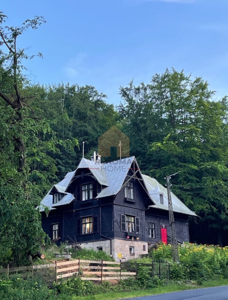 Na sprzedaż urokliwy pensjonat z historią, 8 pokoi i ogrodem Kamionki  173m2 Foto 1