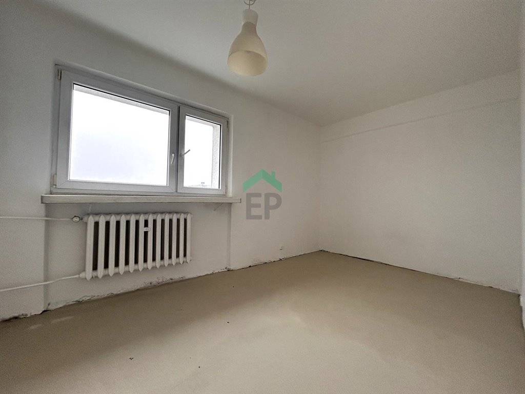 Do sprzedania 3-pokojowe mieszkanie do remontu z balkonem i piwnicą Częstochowa, Tysiąclecie  39m2 Foto 1