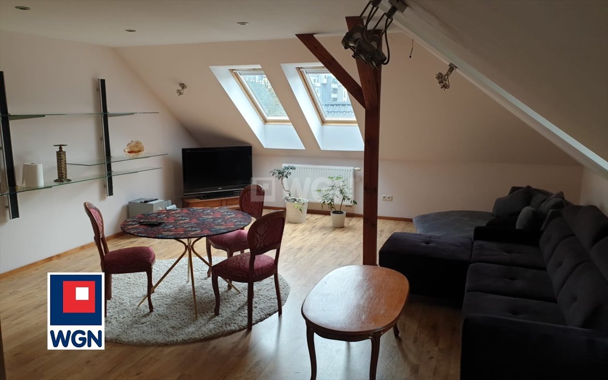 Wynajem 130 m2 w domu z ogrodem, 3 pokoje, umeblowane Polkowice, Fiołkowa  130m2 Foto 1