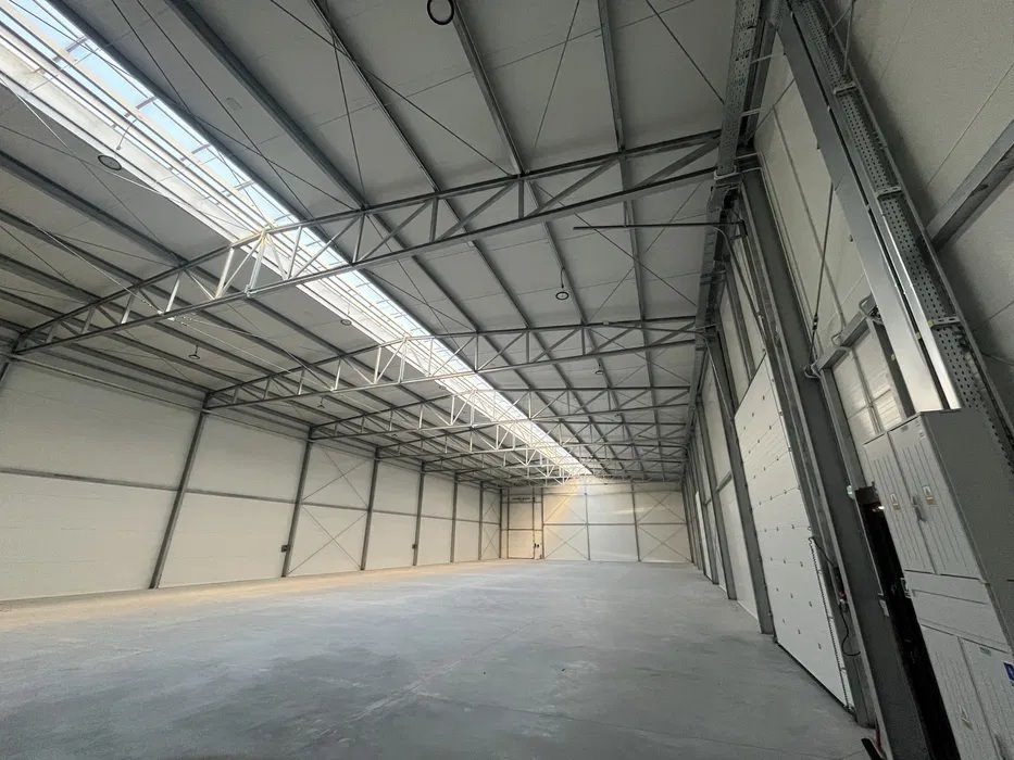 Nowoczesny magazyn 993 m² z biurami, S7, blisko lotniska Dawidy Bankowe, Dawidy Bankowe  993m2 Foto 1