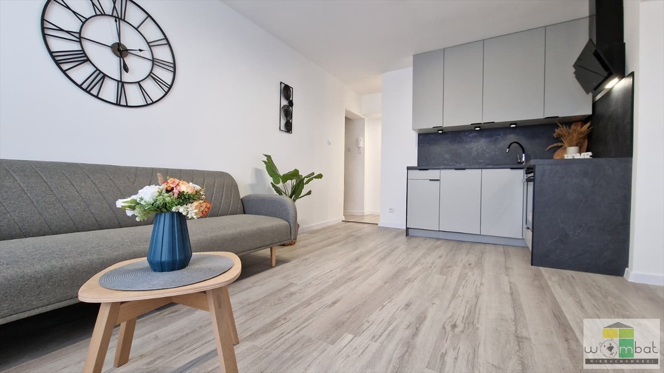 Mieszkanie trzypokojowe na sprzedaż Świdnica  38m2 Foto 1