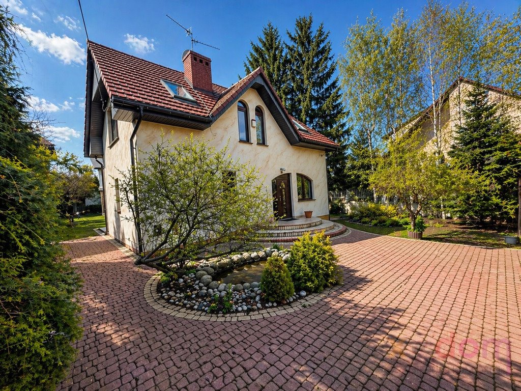 Przestronny dom 127 m² z dużą działką i garażem Kielce  127m2 Foto 1