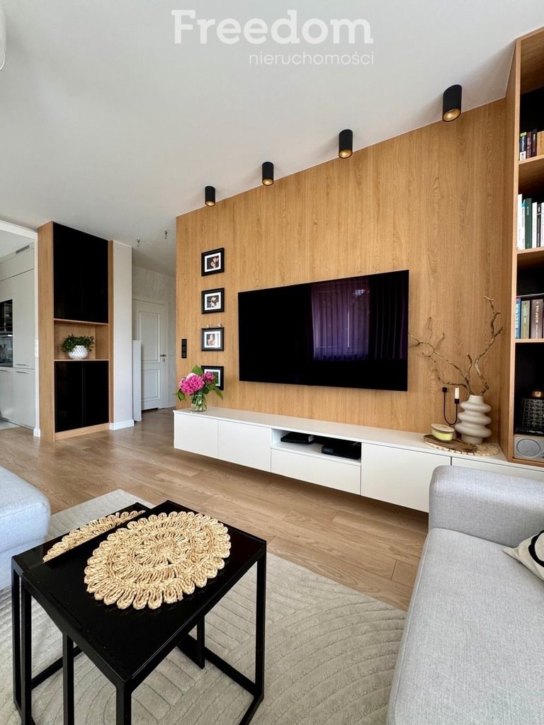 Mieszkanie czteropokojowe  na wynajem Olsztyn, Kołobrzeska  104m2 Foto 1