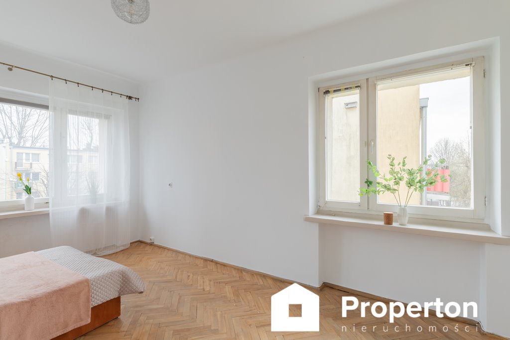 Przestronne 57 m² z dużym balkonem i potencjałem aranżacyjnym Pabianice  57m2 Foto 1