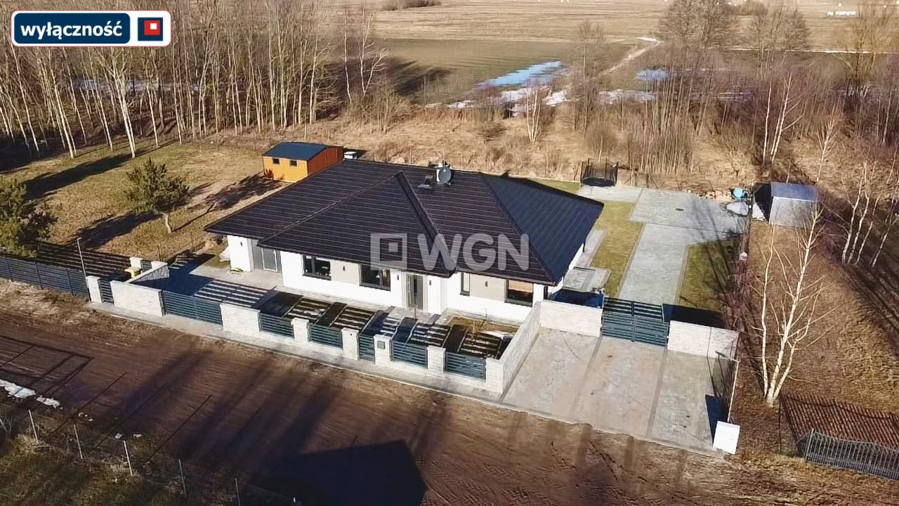 Przestronny dom 220 m² z dużą działką i garażem Regiel  220m2 Foto 1