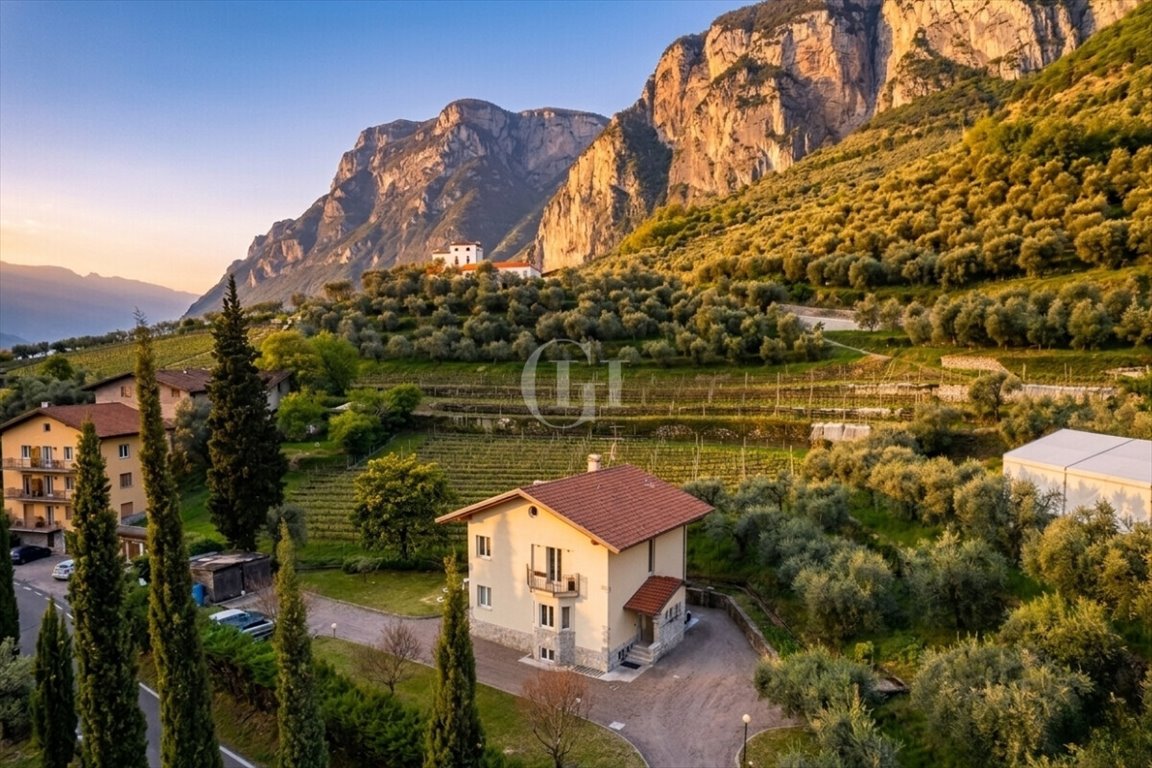 Luksusowa willa w Riva del Garda z nowoczesnym komfortem Włochy, Riva del Garda  230m2 Foto 1