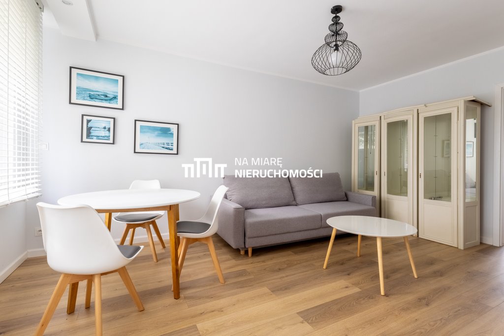 Mieszkanie dwupokojowe na sprzedaż Stalowa Wola, Żwirki i Wigury  44m2 Foto 1