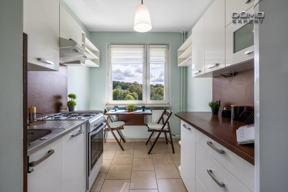 Ustawna kawalerka 38,5 m² z balkonem, pełne umeblowanie polecam Bolesławiec, Stefana Starzyńskiego  39m2 Foto 1