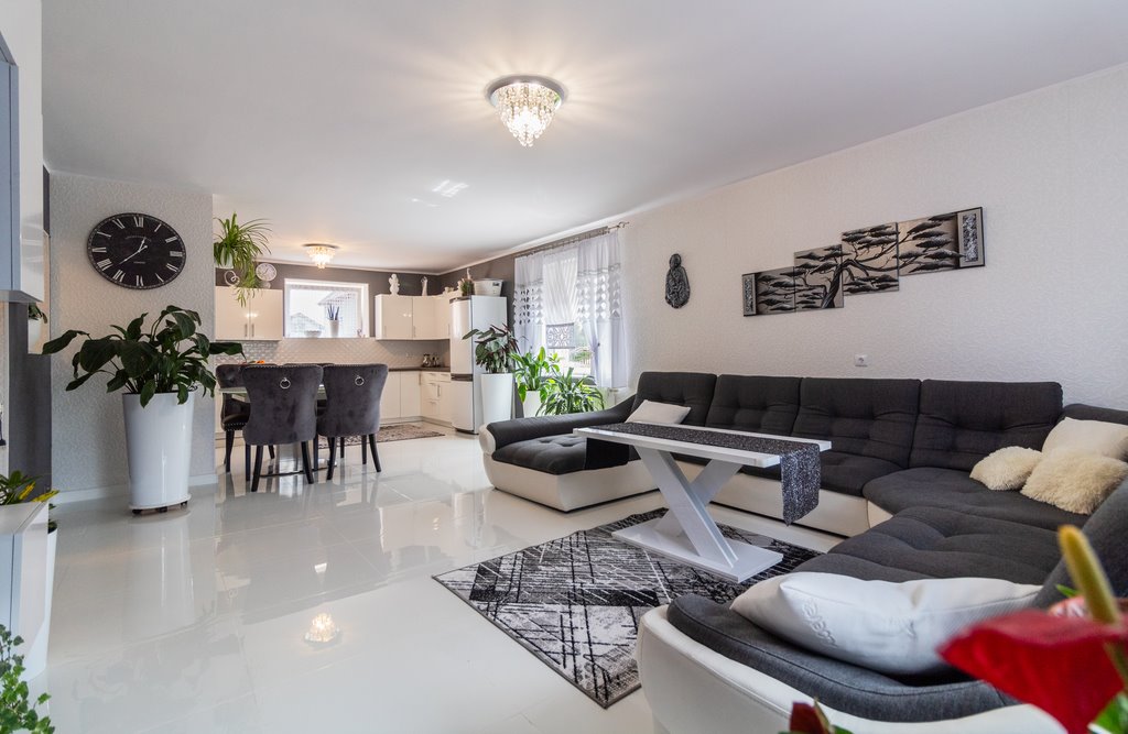 Przestronny dom 220 m² z ogrodem i blisko natury Przemków, Topolowa  199m2 Foto 1