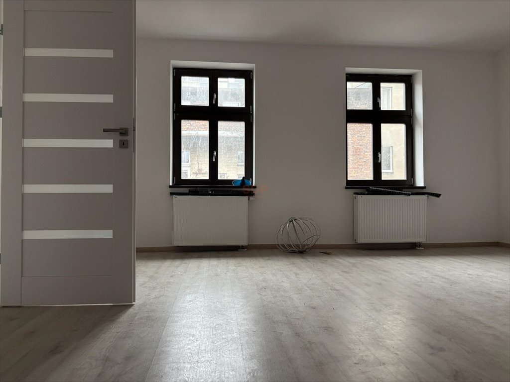 Mieszkanie trzypokojowe na sprzedaż Katowice, Słowackiego Juliusza  60m2 Foto 1