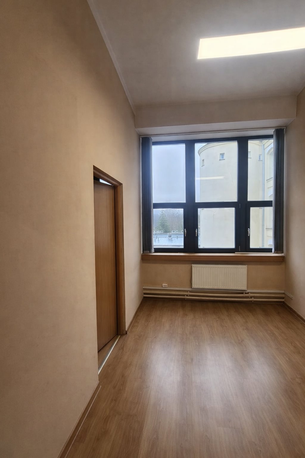 Atrakcyjny lokal 86 m2 na Piotrkowskiej z monitoringiem Łódź, Górna, Piotrkowska 276c  56m2 Foto 1