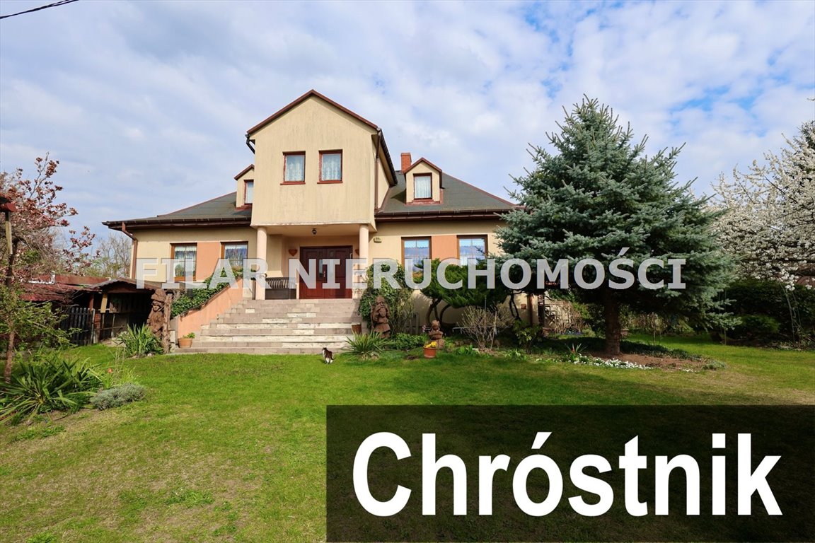 Przestronny dom z dużym tarasem i piwnicami w Chróstniku Chróstnik  303m2 Foto 1