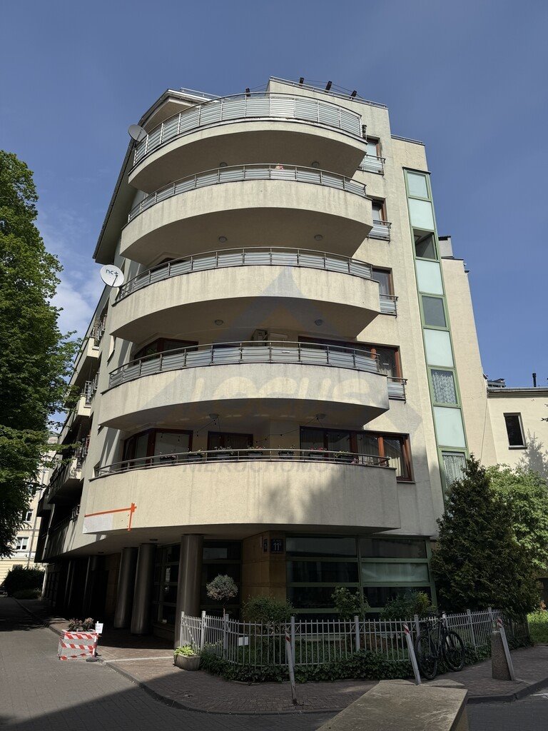 Lokal 208 m² w sercu Warszawy z dużymi oknami i parkingiem Warszawa, Śródmieście  208m2 Foto 1