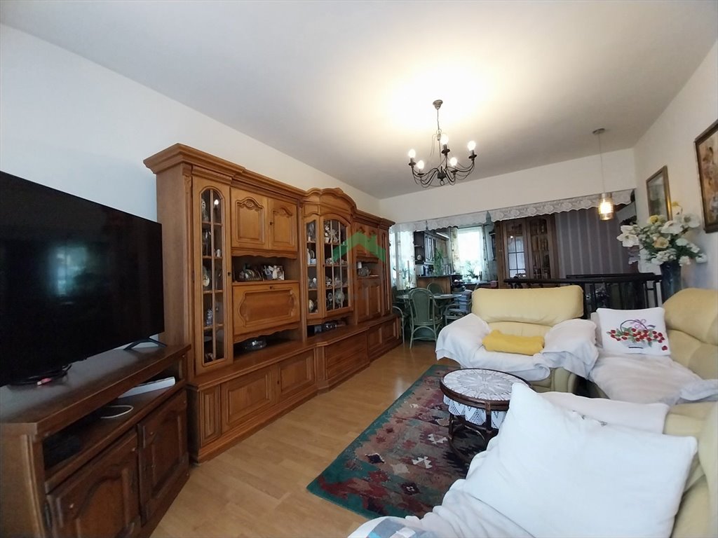 Przestronne 86 m² z garażem i piwnicą w Częstochowie. Częstochowa, Tysiąclecie  86m2 Foto 1