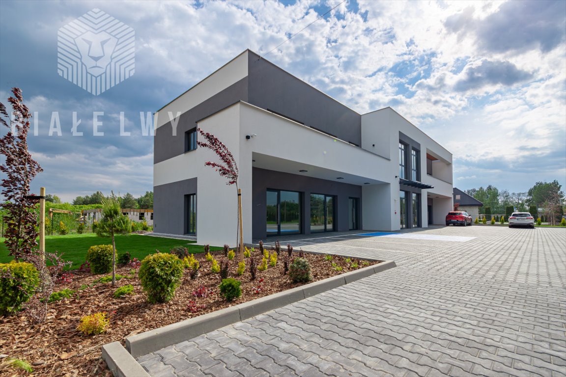 Lokale usługowe na wynajem w Prażmowie, 48,77 m2, witryna Prażmów, Piotra Czołchańskiego  49m2 Foto 1