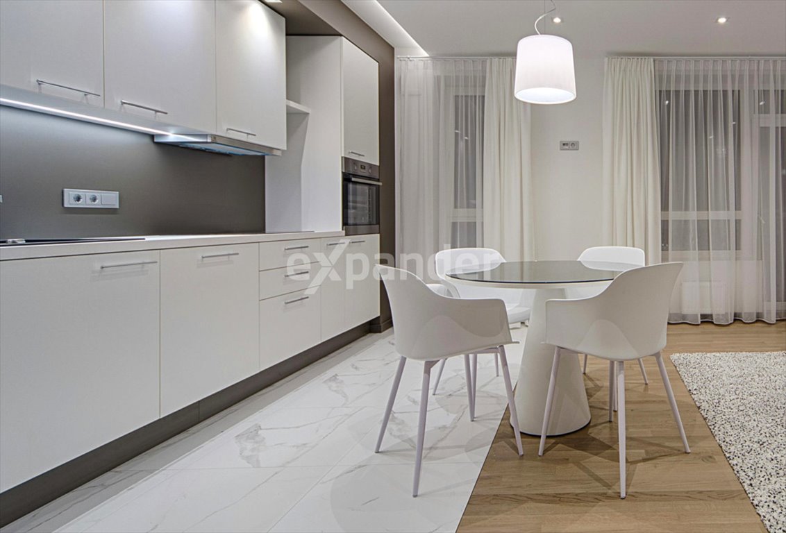 Przestronne 4-pokojowe mieszkanie z balkonem, garażem i windą Poznań, Jeżyce  82m2 Foto 1