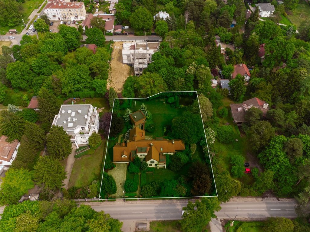 Wyjątkowy dom z ogrodem i domkiem gościnnym 412 m² Konstancin-Jeziorna, Chylicka  412m2 Foto 1