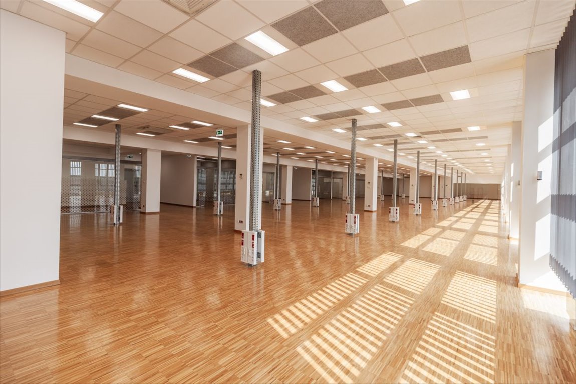 Polecam nowoczesny lokal biurowy 320 m² z windą i parkingiem Tychy, Fabryczna  321m2 Foto 1
