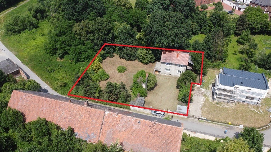 Dom z dużą działką i potencjałem remontu w Lewinie Brzeskim Lewin Brzeski, Zamkowa 8  130m2 Foto 1