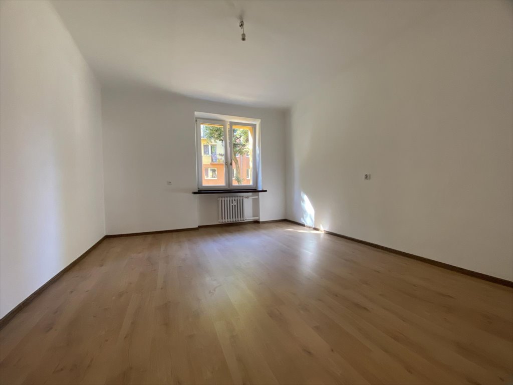 Dwupokojowe mieszkanie 48 m2 w centrum Kalisza z piwnicą Kalisz, 3go maja 17  48m2 Foto 1
