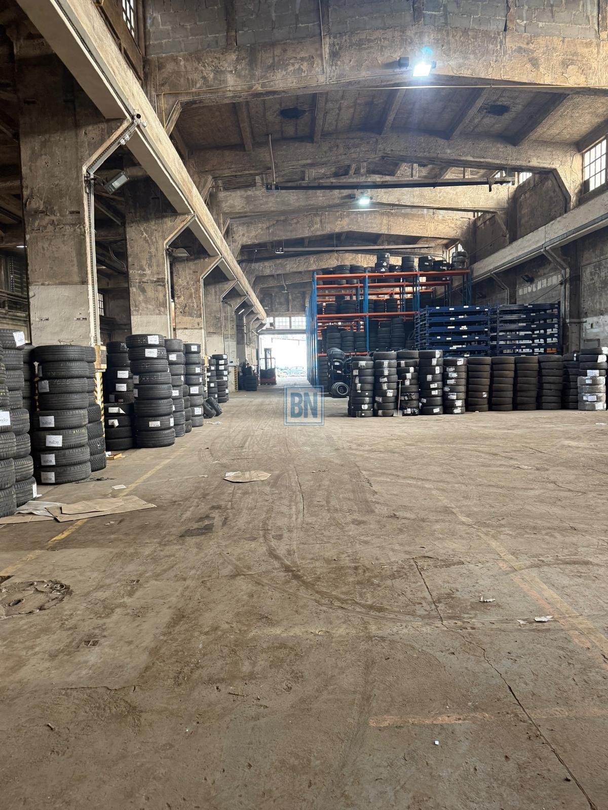 Hala produkcyjno-magazynowa 1400m² z biurami i mediami Gliwice  700m2 Foto 1