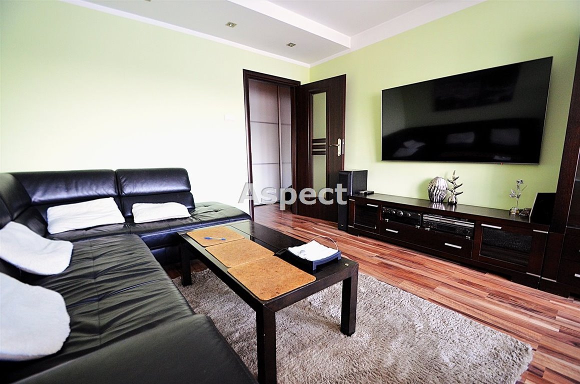 Mieszkanie trzypokojowe na sprzedaż Bytom, Śródmieście  63m2 Foto 1