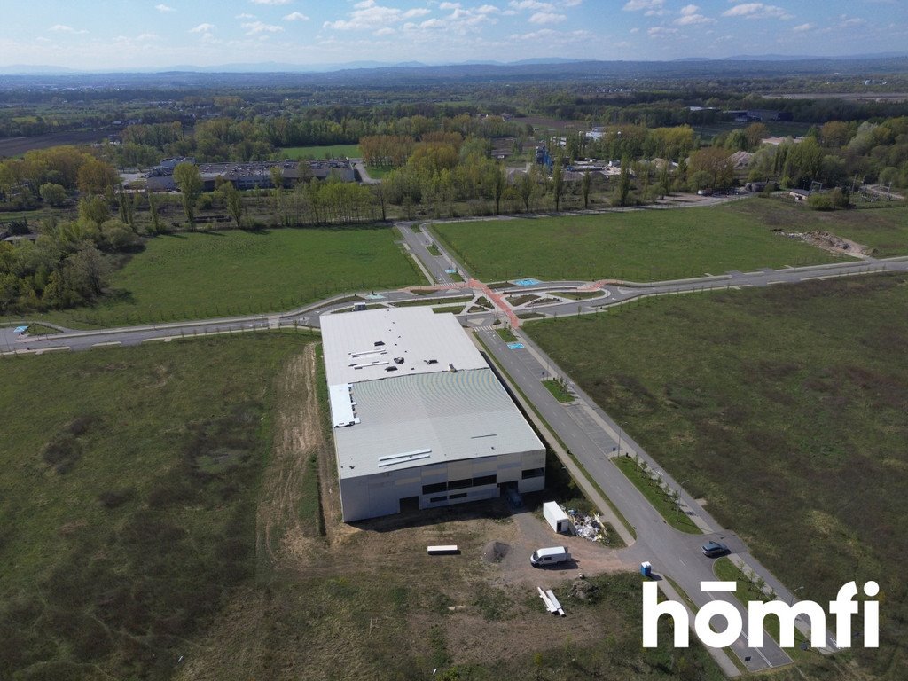 Hala 4362 m² z suwnicami, placem i biurem w Krakowie Kraków, Nowa Huta, Igołomska  4 362m2 Foto 1
