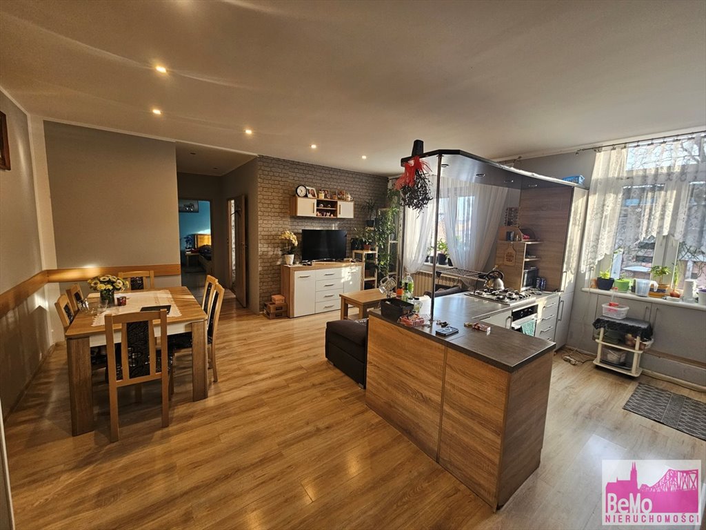 Przestronne 3-pokojowe mieszkanie z kominkiem i garderobą Włocławek, Centrum  64m2 Foto 1