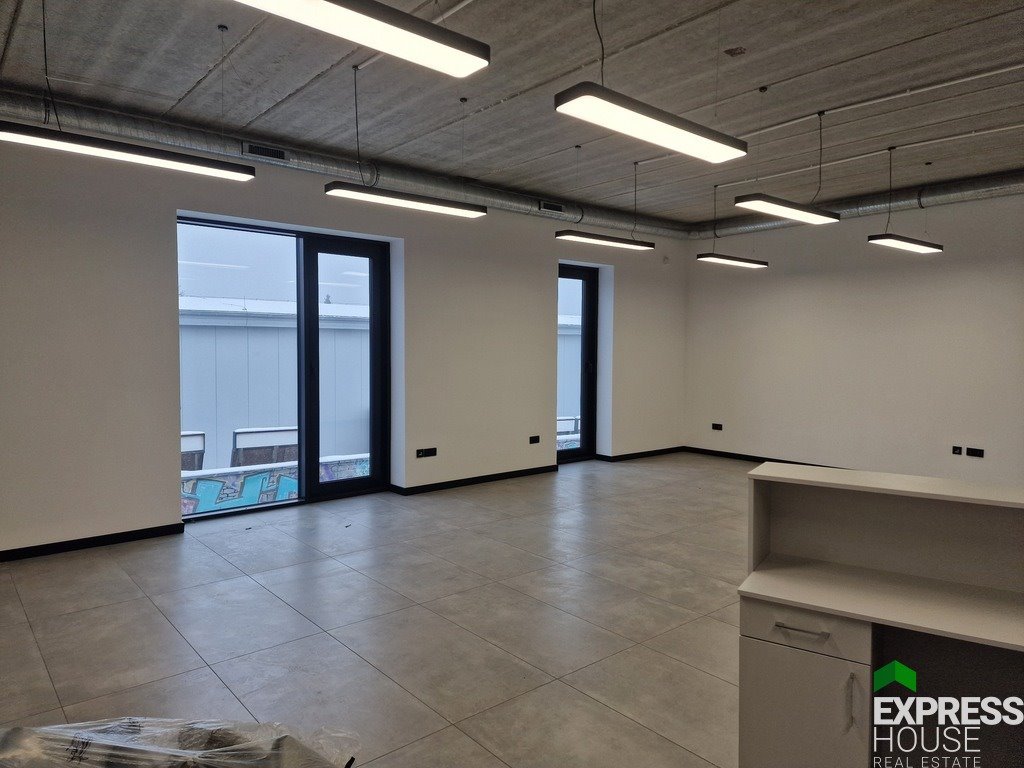 Lokal użytkowy na wynajem Częstochowa, Wrzosowiak, Jesienna  60m2 Foto 1