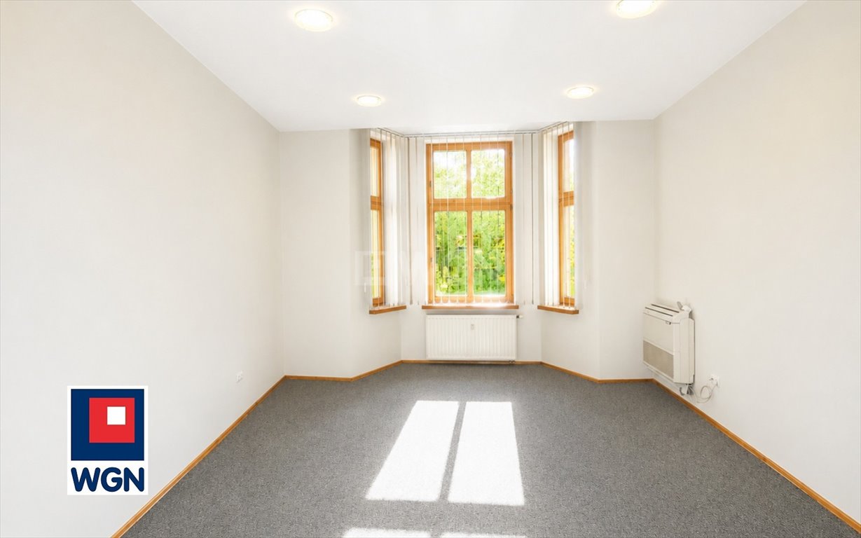 Biuro 47 m² z klimatyzacją i dostępem do WC (centrum Ostrów Wielkopolski) Ostrów Wielkopolski, centrum rej ul. Raszkowskiej  47m2 Foto 1