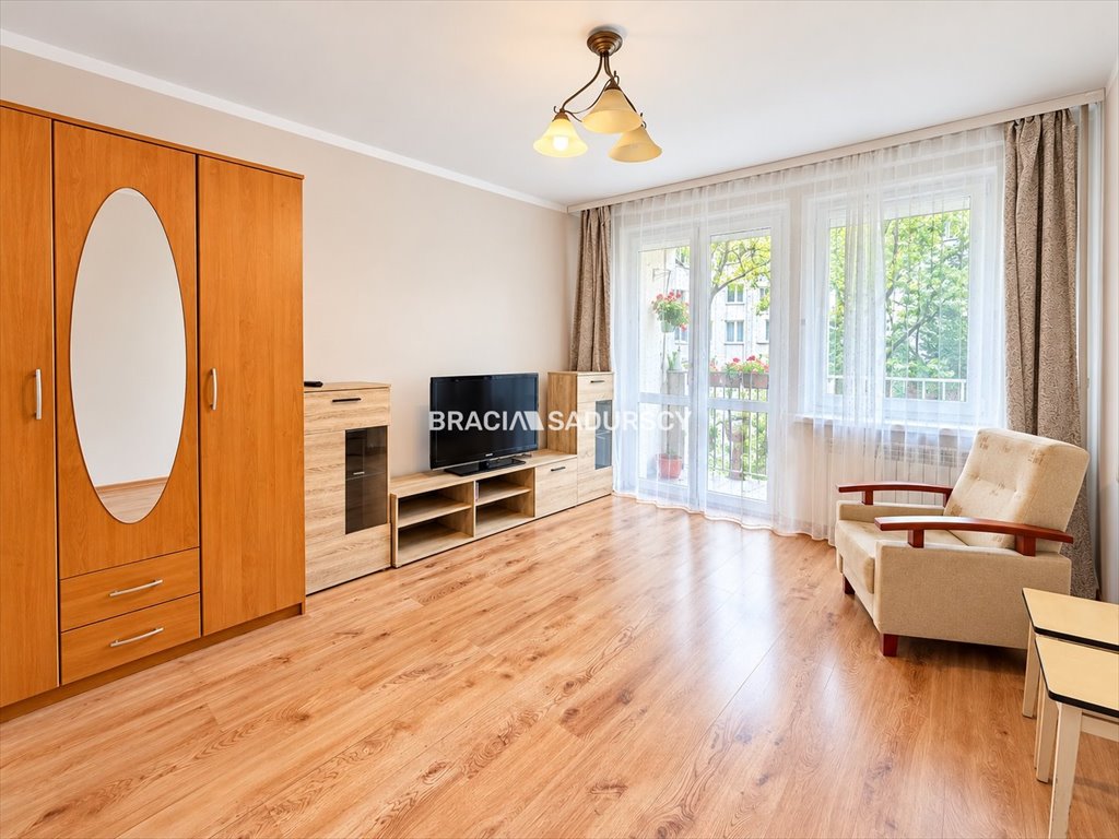 Dwupokojowe mieszkanie 41 m² z balkonem i widokiem na zieleń Kraków, Wzgórza Krzesławickie, Wzgórza Krzesławickie, Na Wzgórzach  41m2 Foto 1