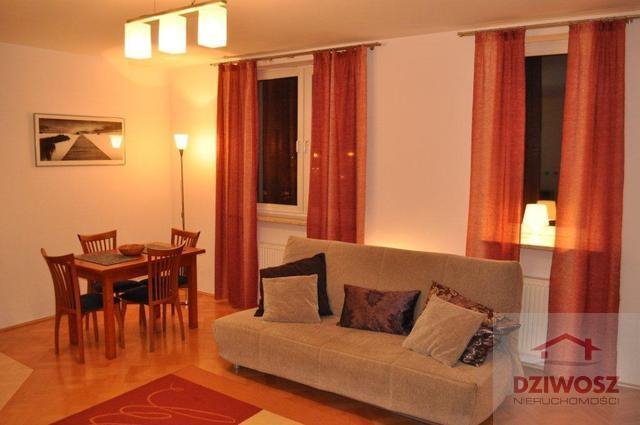 Nowoczesne 2-pokojowe studio z loggią i widokiem na ogród Warszawa, Śródmieście, Dzika  45m2 Foto 1