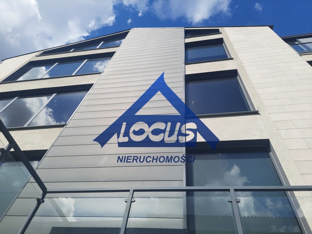 Nowoczesny biurowiec 2000 m² z garażem w Warszawie - polecam!: Warszawa Włochy: Aleja Krakowska