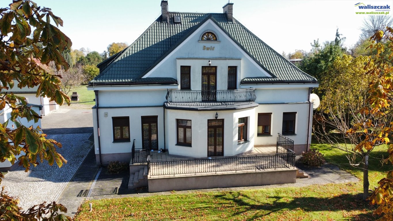 Na sprzedaż urokliwy dworek z 1930 r. 300 m² w Poniatowie Poniatów  300m2 Foto 1