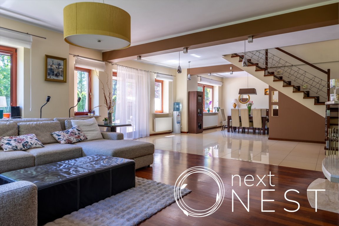 Przestronny dom 227 m² z ogrodem w Zalesiu Dolnym Piaseczno, Aleja Lipowa  313m2 Foto 1
