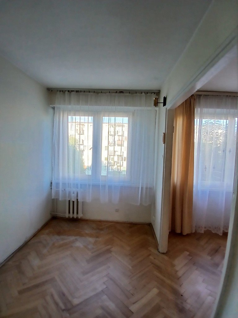 Mieszkanie czteropokojowe  na sprzedaż Tarnobrzeg, Hieronima Dekutowskiego 12  57m2 Foto 3