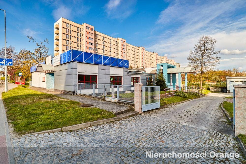 Nowoczesny lokal usługowy 794 m² z parkingiem blisko Rynku Bolesławiec, Bolesławiec, ul. Karola Miarki 30  794m2 Foto 1