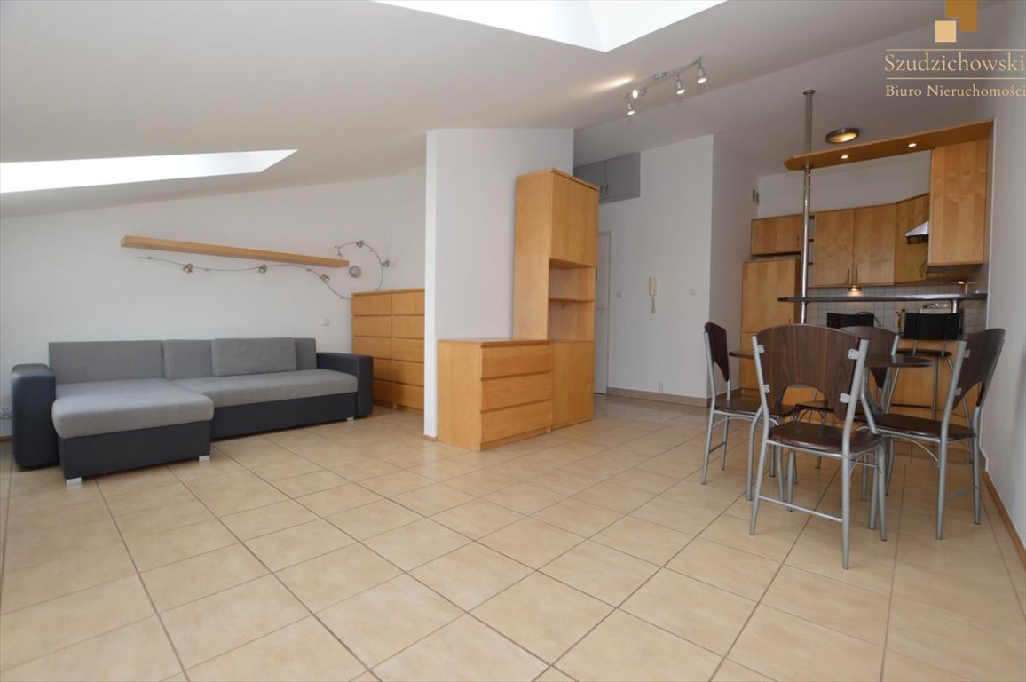 Wynajmę 39 m² mieszkanie w Ursusie z umeblowanym pokojem i aneksem kuchennym Warszawa, Ursus, Skorosze, Dzieci Warszawy  39m2 Foto 1