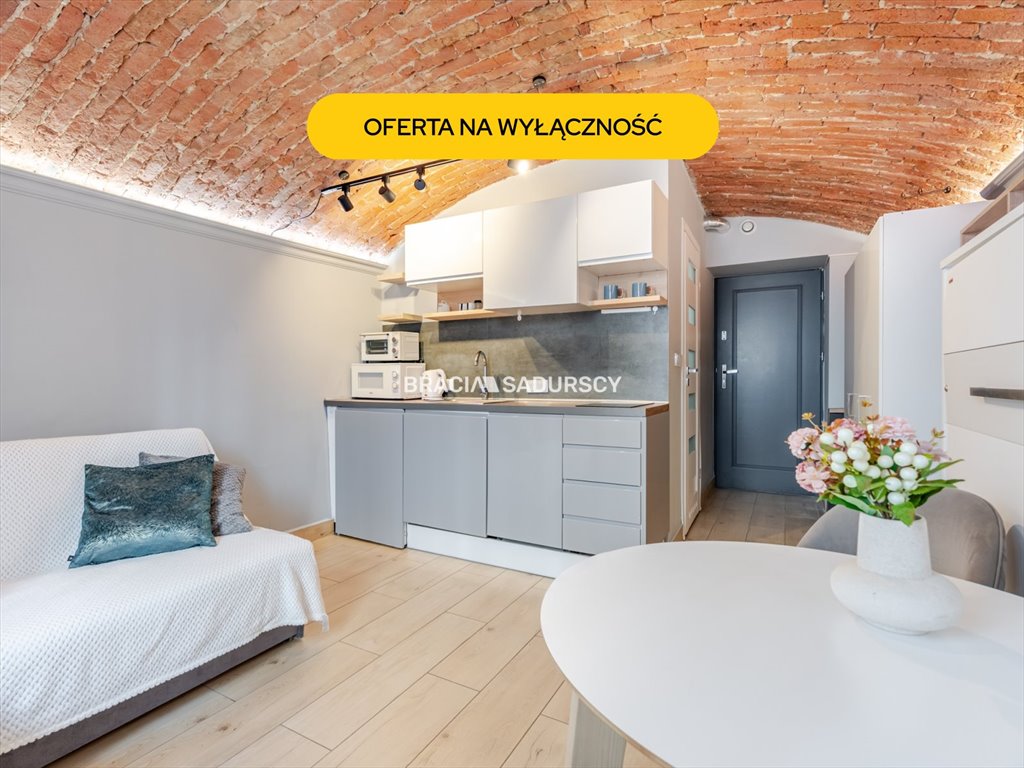 Na sprzedaż kawalerka 18,25 m² w klimatycznym Podgórzu Kraków, Podgórze, Stare Podgórze, św. Benedykta  18m2 Foto 1