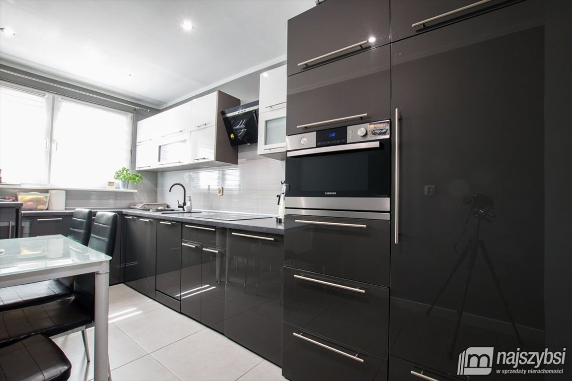 Mieszkanie czteropokojowe  na sprzedaż Ińsko, Centrum  68m2 Foto 1