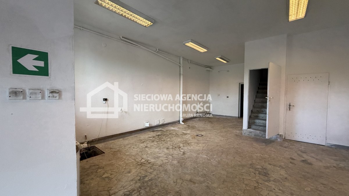Na wynajem lokal 65 m² z witryną i wysokim sufitem Gdynia, Chylonia  65m2 Foto 1