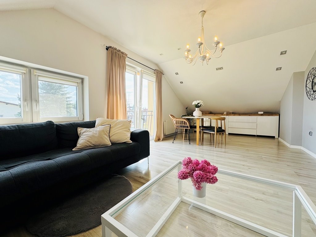 Przestronny dom 300 m² z osobną częścią wynajmu i garażem Rzeszów, Staroniwska  300m2 Foto 1