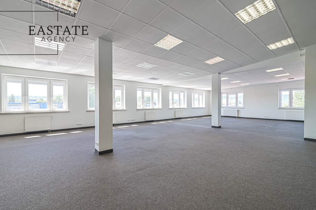 Na wynajem nowoczesne biuro 539 m² z miejscami postojowymi Gdynia, Chylonia, Hutnicza  539m2 Foto 1